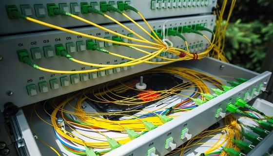 branchement-fibre-optique-armoire-newsletter