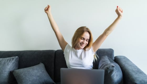 happy-laptop-2