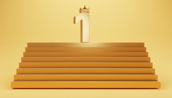 numero-or-couronne-or-dessus-du-sol-pour-champion-gagnant-fond-jaune-par-rendu-3d (1)